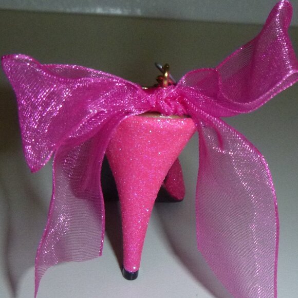 Hallmark Keepsake Ornament Barbie "Shoe-sational" - Picture 5 of 5